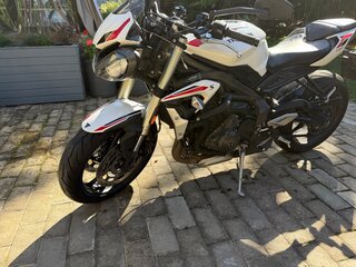 2020 Triumph Street Triple, белый, 670000 рублей, вид 3