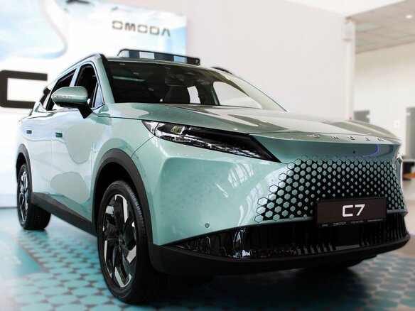 2026 Omoda C7, зелёный - вид 2