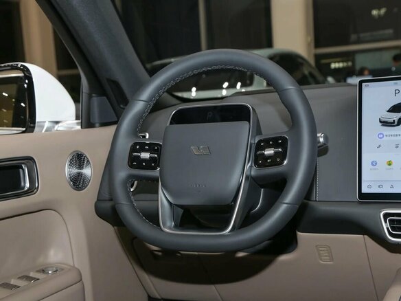 2026 Li Auto (Lixiang) L7 52.3 kWh I Рестайлинг, серебристый, 9220000 рублей - вид 10