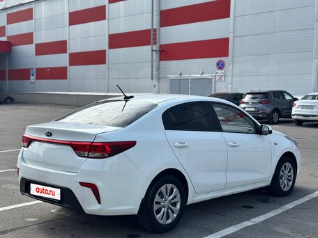 2019 Kia Rio IV, белый, 840000 рублей, вид 5