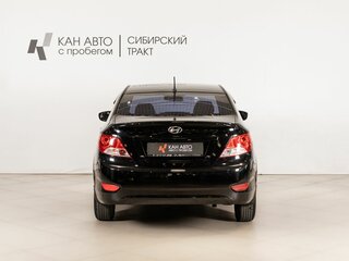 2013 Hyundai Solaris I, чёрный, 761000 рублей, вид 4