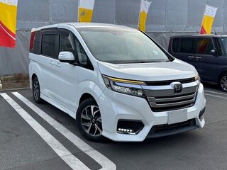 2021 Honda Stepwgn Spada V Рестайлинг, белый, 1975000 рублей, вид 3