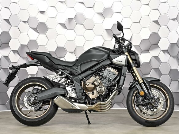 2025 Honda CB 650R, чёрный, 1177000 рублей - вид 2