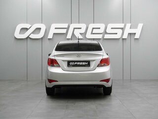 2016 Hyundai Solaris I Рестайлинг, серебристый, 910000 рублей, вид 4