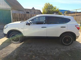 2011 Nissan Qashqai I Рестайлинг, белый, 850000 рублей, вид 3