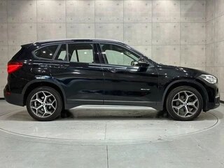2017 BMW X1 18i sDrive II (F48), чёрный, 1390005 рублей, вид 4