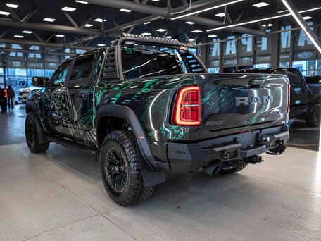 2026 Ram 1500 RHO V Рестайлинг, зелёный, 17000000 рублей, вид 2