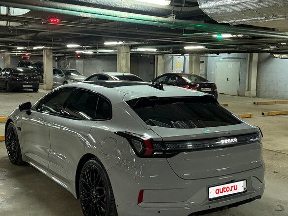 2023 Zeekr 001 100 kWh I, серый, 4500000 рублей - вид 2