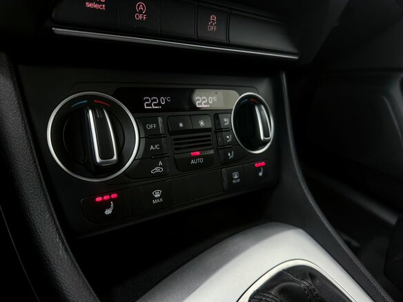 2015 Audi Q3 I (8U) Рестайлинг, белый, 1899000 рублей - вид 15