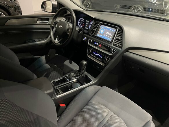 2018 Hyundai Sonata VII (LF) Рестайлинг, серый, 1800000 рублей - вид 10