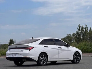 2023 Hyundai Elantra VII (CN7), серебристый, 1520000 рублей, вид 4