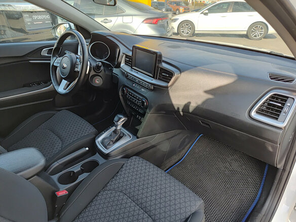 2019 Kia Ceed III, белый, 1328000 рублей - вид 10
