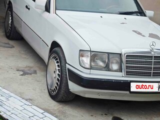 1990 Mercedes-Benz W124 200, белый, 440000 рублей, вид 2