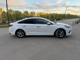 2019 Hyundai Sonata VII (LF) Рестайлинг, белый, 2150000 рублей, вид 3
