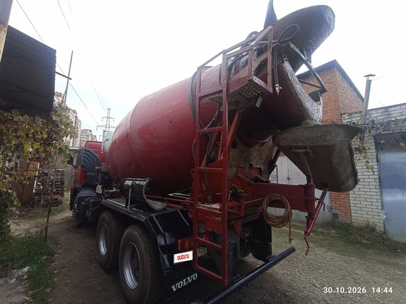 2007 Volvo FM, красный, 4500000 рублей - вид 5