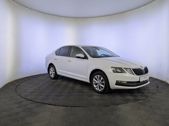 2019 Skoda Octavia III (A7) Рестайлинг, белый, 1790000 рублей - вид 2