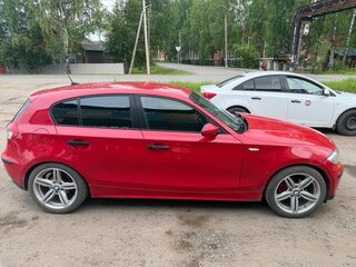 2006 BMW 1 серии 116i I (E81/E82/E87/E88), красный, 600000 рублей, вид 3