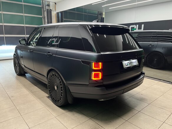 2021 Land Rover Range Rover IV Рестайлинг, серый, 11050000 рублей - вид 3