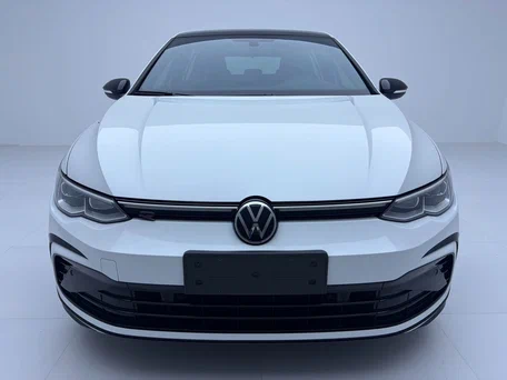 2023 Volkswagen Golf VIII, серый, 1925000 рублей, вид 2