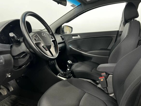 2014 Hyundai Solaris I, бежевый, 1310000 рублей - вид 9