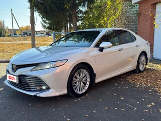 2018 Toyota Camry VIII (XV70), белый, 2580000 рублей, вид 1