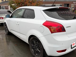2011 Kia Ceed I Рестайлинг, белый, 650000 рублей, вид 4