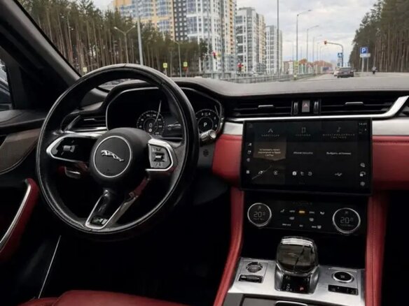 2021 Jaguar F-Pace I Рестайлинг, белый, 5550000 рублей - вид 5