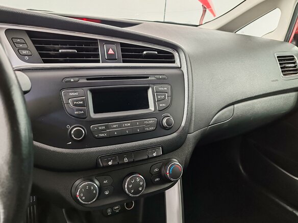 2016 Kia Ceed II Рестайлинг, красный, 1070000 рублей - вид 14