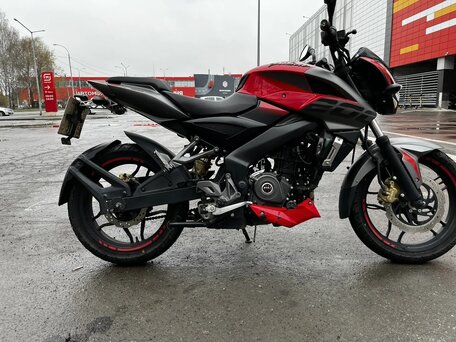 2019 Bajaj Pulsar NS 200, красный, 200000 рублей, вид 4