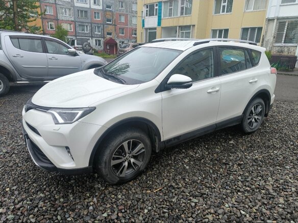 2017 Toyota RAV4 IV (XA40) Рестайлинг, белый