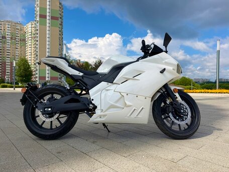 2026 Ducati Panigale S, белый, 460000 рублей, вид 2
