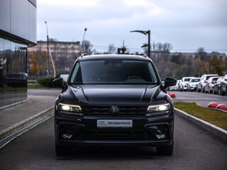 2018 Volkswagen Tiguan II, чёрный, 2599777 рублей, вид 4