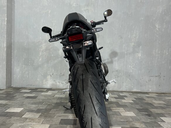 2023 Yamaha XSR900, чёрный, 1065000 рублей - вид 10