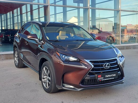 2017 Lexus NX 300 I Рестайлинг, коричневый, 2599000 рублей - вид 3
