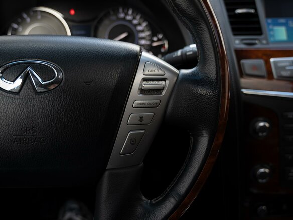 2017 Infiniti QX80 I Рестайлинг, чёрный, 3585000 рублей - вид 16