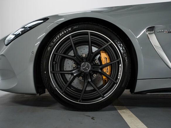 2026 Mercedes-Benz AMG GT 63 S E Performance II, серый, 27900000 рублей - вид 9