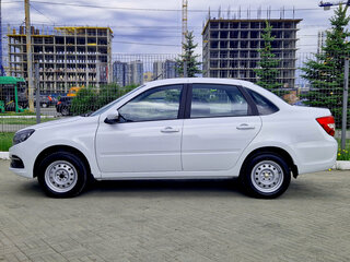 2026 Lada (ВАЗ) Granta I Рестайлинг, белый, 1110000 рублей, вид 2