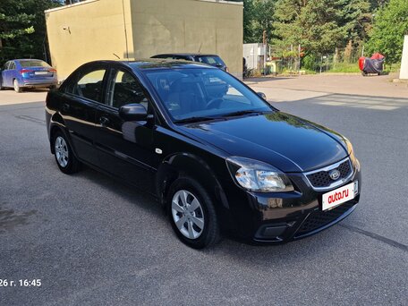 2011 Kia Rio II Рестайлинг, чёрный, 700000 рублей, вид 3