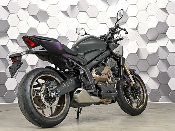 2024 Honda CB 650R, чёрный, 1177000 рублей - вид 6