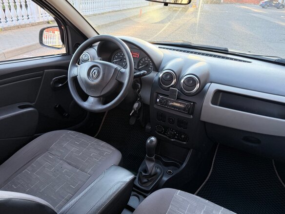2012 Renault Sandero I, бежевый, 440000 рублей - вид 11
