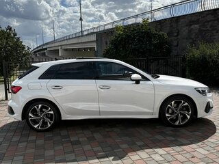 2023 Audi A3 Sportback 35 TFSI IV (8Y), белый, 2300000 рублей, вид 2