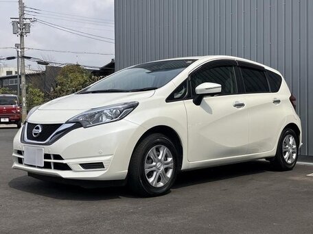2020 Nissan Note II Рестайлинг, белый, 920004 рублей, вид 1