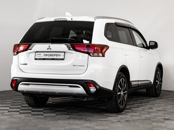 2020 Mitsubishi Outlander III Рестайлинг 3, белый, 1949000 рублей - вид 4