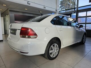 2019 Volkswagen Polo V Рестайлинг, белый, 879000 рублей, вид 4