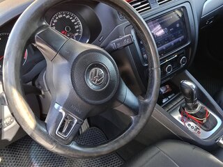 2011 Volkswagen Jetta VI, серебристый, 700000 рублей, вид 5