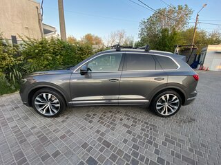 2020 Volkswagen Touareg III, серый, 5100000 рублей, вид 2