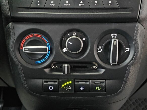 2022 Lada (ВАЗ) Granta I Рестайлинг, белый, 835000 рублей - вид 17