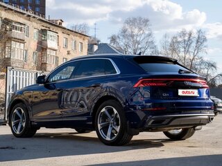 2019 Audi Q8 55 TFSI I (4M), синий, 8500000 рублей, вид 4