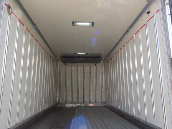 2005 Isuzu Elf (N-series), белый - вид 6