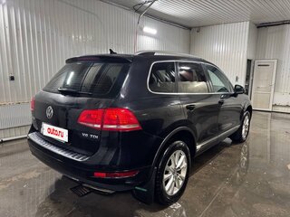 2012 Volkswagen Touareg II, чёрный, 1800000 рублей, вид 4